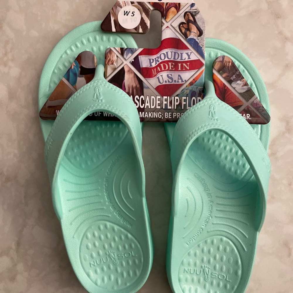 NUU-SOL Cascade Mint Green Flip Flop Sandals Size 5